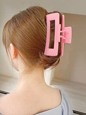 3 FOR $15  💕 Strong Hold Claw Clip Fashionable Hair Accessories